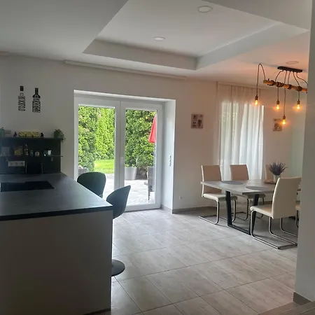 Apartment Shine